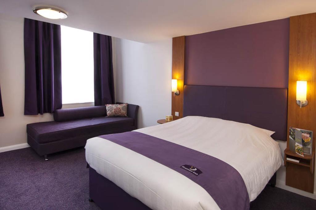Premier Inn Camberley Zimmer foto